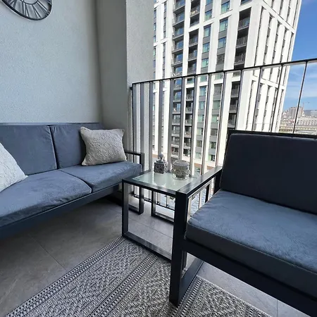 Waterfront Diamond Apartment *