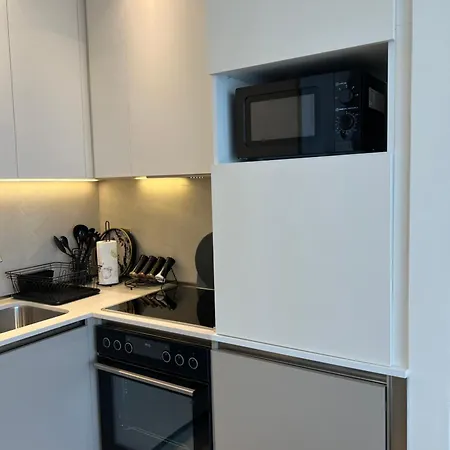 Waterfront Diamond Apartment *