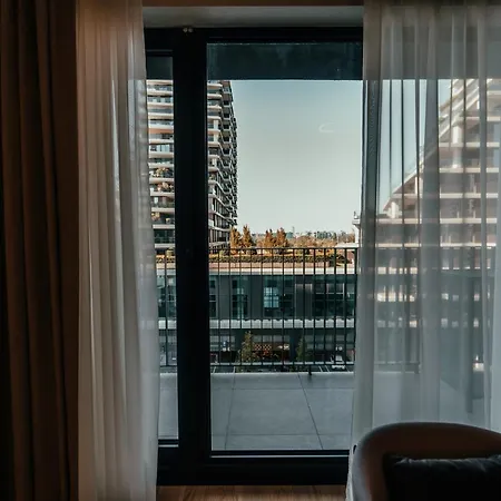 Waterfront Diamond *