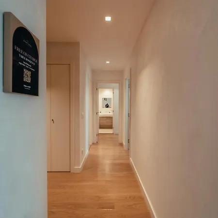 Waterfront Diamond Apartment